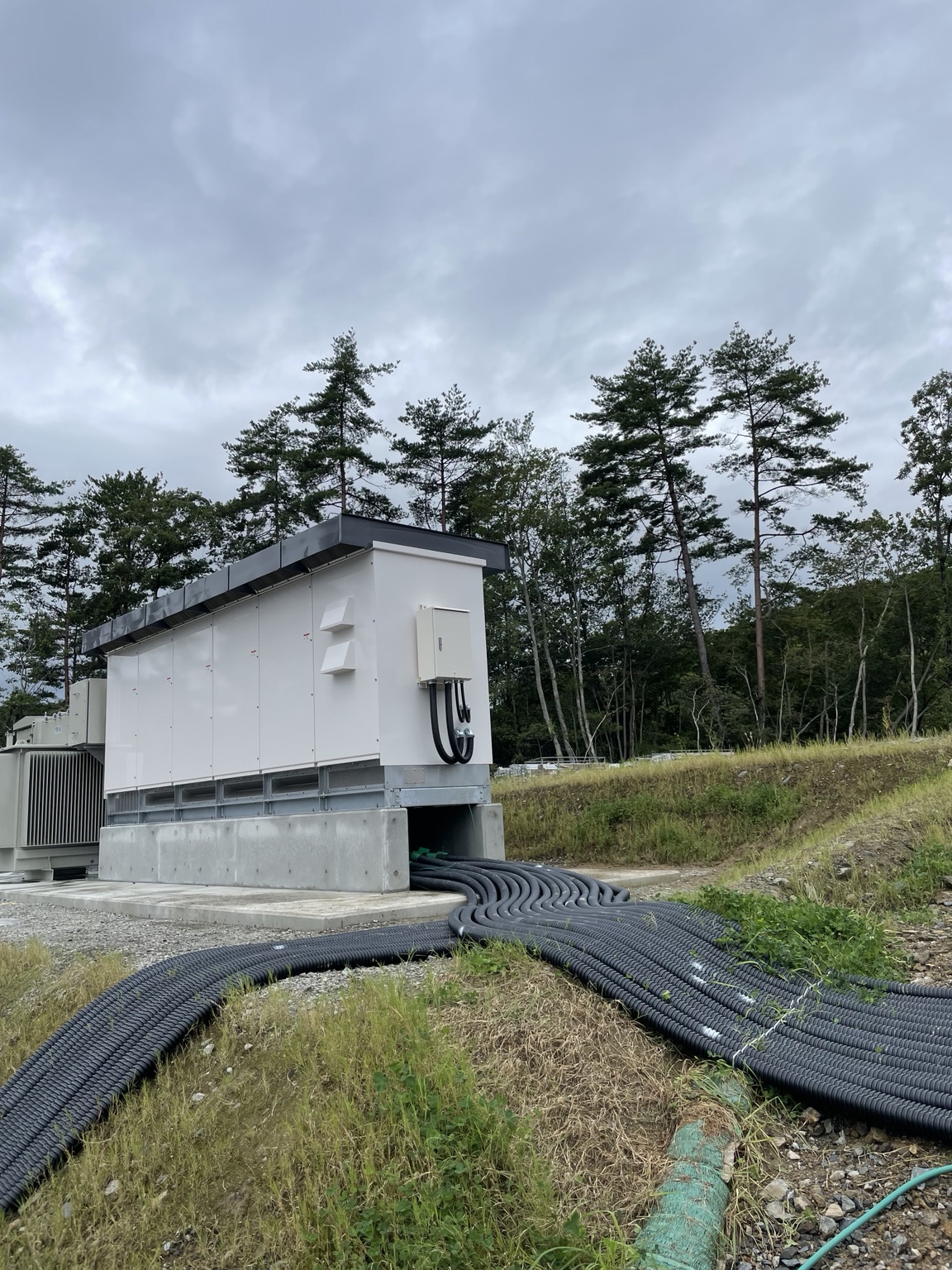 太陽光発電所 受変電設備工事
